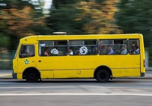 Неадекватний водій маршрутки «Львів-Завадів» погрожував дитині