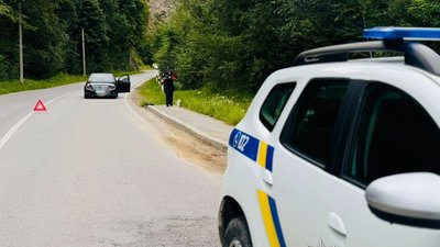 На Івано-Франківщині водійка Mercedes скоїла наїзд на 11-річну дівчину (ФОТО)