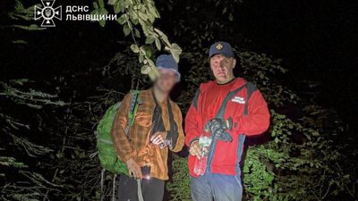 У Карпатах рятувальники допомогли туристу, який травмувався та заблукав