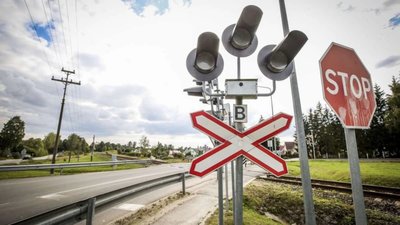 Увага! У Львові на два дні перекриють рух транспорту через залізничний переїзд