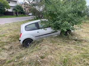 Чоловік вкрав з кафе на Львівщині алкоголь, продукти та припарковане авто (ФОТО) 