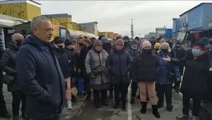 У Чернівцях підприємці ринку вийшли на протест за право працювати (відео)