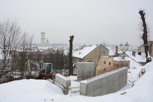 У Львові вже збудували стелу для Меморіалу пам’яті Героїв Небесної Сотні (ФОТО)