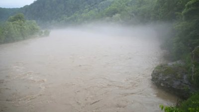 У прикордонних районах Буковини через негоду розмило гірські дороги