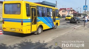 У Дубно в ДТП легковика з маршруткою постраждала пішохідка (фото)