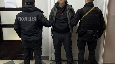 Спійманий на гарячому: На Львівщині затримали наркодилера з метадоном і PVP