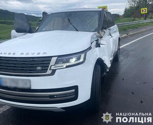 На Львівщині «Range Rover» зіткнувся з вантажівкою «DAF» (ФОТО)