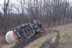 На Львівщині, у страшній ДТП, загинув водій (фото)