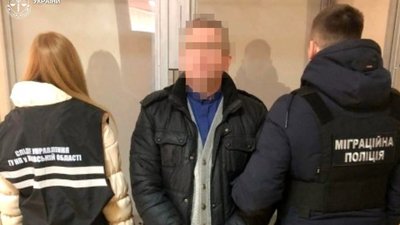 У Львові засуджено ексдиякона, який розбещував та ґвалтував малолітню доньку
