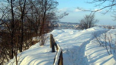 У Львові закривають частину стежок на туристичній локації, через небезпеку зсуву гори 