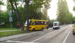 Після ранкової ДТП з маршруткою у Львові, в перевізника «Міра і К» перевірка: подробиці (відео, фото)