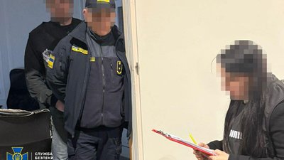 Затримано інспектора відділу митного оформлення митного поста «Краковець» Львівської митниці