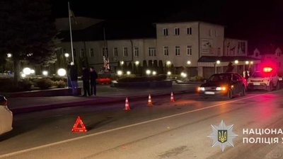 На Львівщині водій Skoda збив 70-річну жінку: потерпіла у лікарні