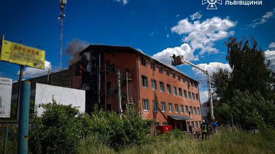 У Львові загорілася будівля на вулиці Богданівській (ФОТО/ВІДЕО)