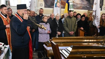 На Львівщині попрощалися з мамою та донькою, які загинули внаслідок масованого удару рф