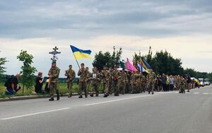 В останню путь провели офіцера, який загинув на сході України (фото)