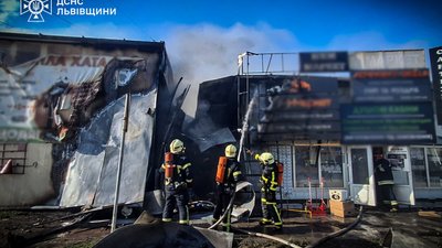 У Львові горів торговельний павільйон