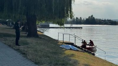 В Івано-Франківську у міському озері виявили тіло людини