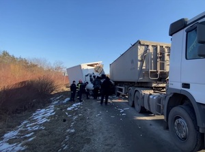 До Львова гелікоптером доправлено травмованого у ДТП водія (ВІДЕО)