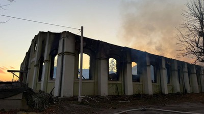 У місті на Львівщині згоріли дві великі будівлі