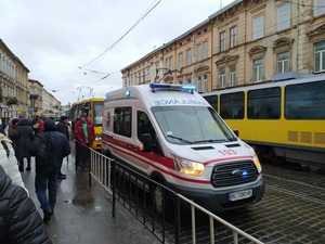 У Львові водію маршрутки стало зле під час руху