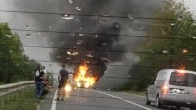 На трасі «Львів-Тернопіль» спалахнув автомобіль (ФОТО)