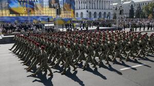 Від нового українського вітання "ворогів корчить як чортів від ладану"