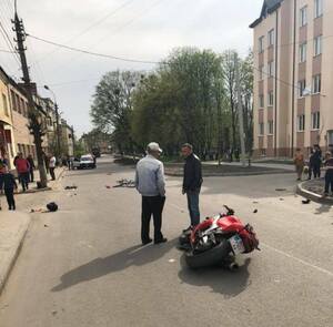 У ДТП на Львівщині мотоцикліст збив трьох велосипедистів і пішохода (ВІДЕО, ФОТО)