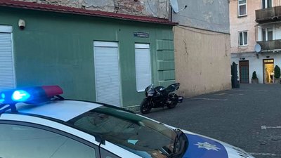 У Львові патрульні виявили мотоцикл, який розшукував Інтерпол