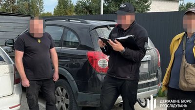 Поліція спіймала військових, які продавали пальне