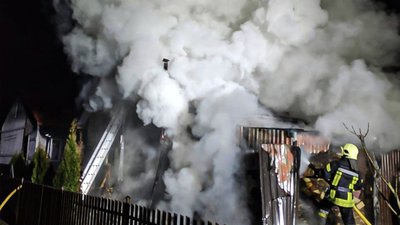 На Львівщині горів гараж