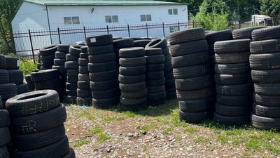 У «Шегинях» митники через рентген-сканер виявили незадекларовані колеса