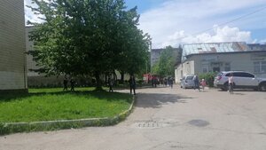 Повідомив мамі про небезпеку: у Тернополі три школи перевіряють на наявність вибухівки і шукають невідомого чоловіка (фото, відео)