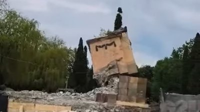 З'явилися кадри падіння "Пагорба слави" у Львові (ВІДЕО)
