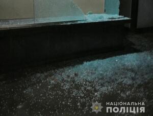 Відзначився: у Львові з магазину одягу чоловік намагався викрасти манекен (ФОТО)