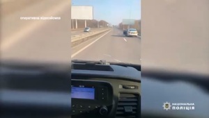 У поліції опублікували відео затримання банди мешканців Львівщини, які тероризували валютчиків західної України (відео)