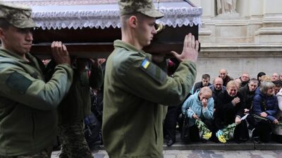 Завтра Львів проведе в останню дорогу трьох полеглих Героїв: що про них відомо (ФОТО)