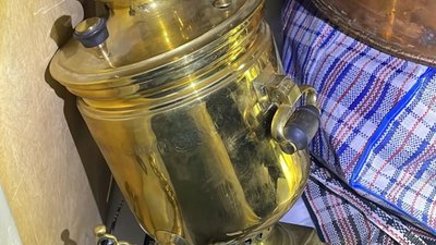 Чернівецькі прикордонники не дали вивезти з України тульські самовари (ФОТО)