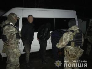 Злочинці саме «ділили здобич»: у Дрогобичі затримали причетну до квартирних крадіжок банду (фото)