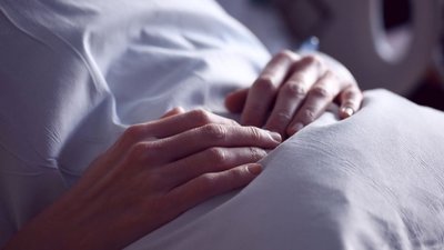 На Львівщині від смертельно небезпечної інфекції померла жінка, яка торгувала городиною