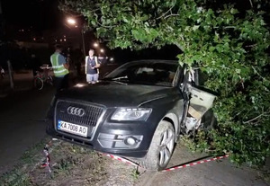 У Києві п’яна суддя влаштувала автотрощу (ФОТО, ВІДЕО)