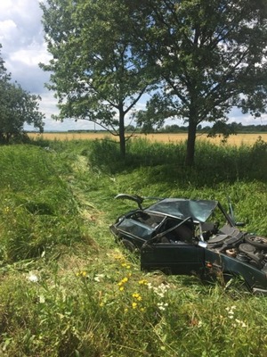 На Львівщині, внаслідок ДТП, два авто опинилися у кюветі (фото)