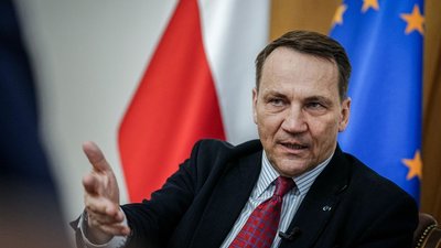 Сікорський спростував, що ППО Польщі була неготова до атаки дронів