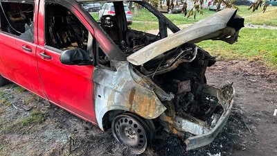 У Львові вночі горів автомобіль військових