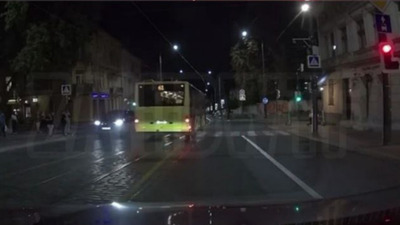 У Львові поліцейські знайшли і покарали водія маршрутки, який двічі проїхав на червоний сигнал світлофора (ФОТО)