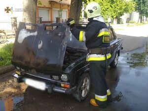 На Львівщині під час руху спалахнув автомобіль