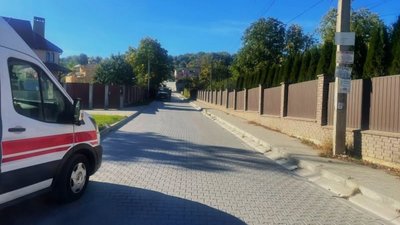 На Львівщині водій автомобіля збив пішохода та втік