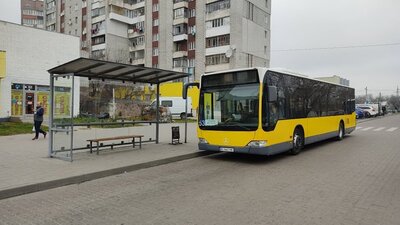 У Львові водій автобуса пояснив ситуацію з чоловіком з інвалідністю, якому дверима прищемило плече