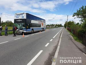 На Львівщині зіткнулись пасажирський автобус та мікроавтобус «Мерседес» (ФОТО)