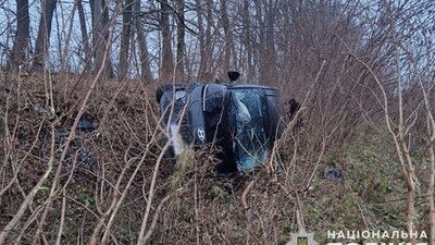 На трасі «Тернопіль – Львів – Рава-Руська» внаслідок автозіткнення легковик злетів у кювет